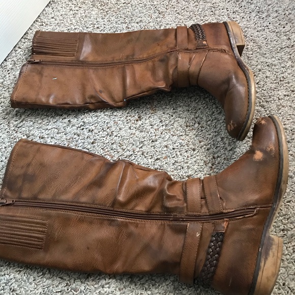 boots - Picture 2 of 6